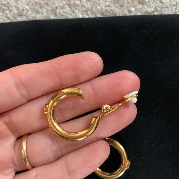 Vintage Chanel Hoop Clip Earrings - Picture 8 of 12